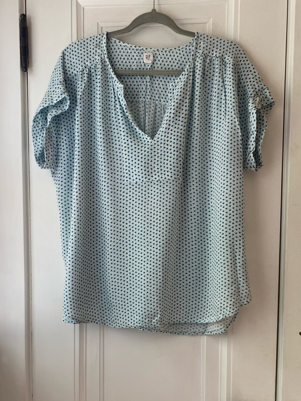 Gap airy blue white dainty floral top blouse shirt XL